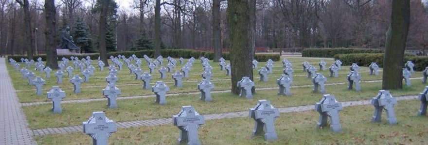 Aukštųjų Šančių kapinėse, kuriose palaidoti ir Lietuvos kariai, įrengtas Kryželių laukas