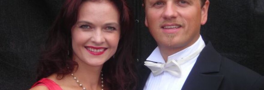 Koncertų salėje penktadienį koncertuos Edmundas Seilius ir Kristina Zmailaitė.