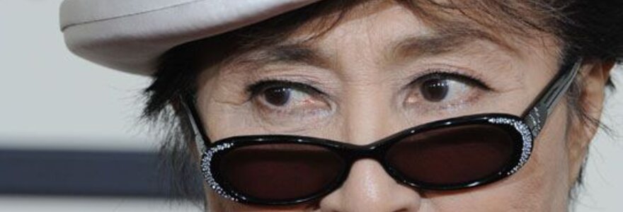 Foto naujienai: Yoko Ono į teismą padavė Lennon Murphy