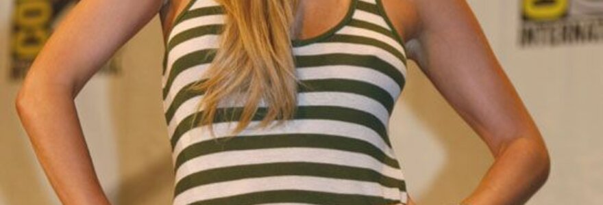 Foto naujienai: Sophie Monk kamantinėjama apie meilę
