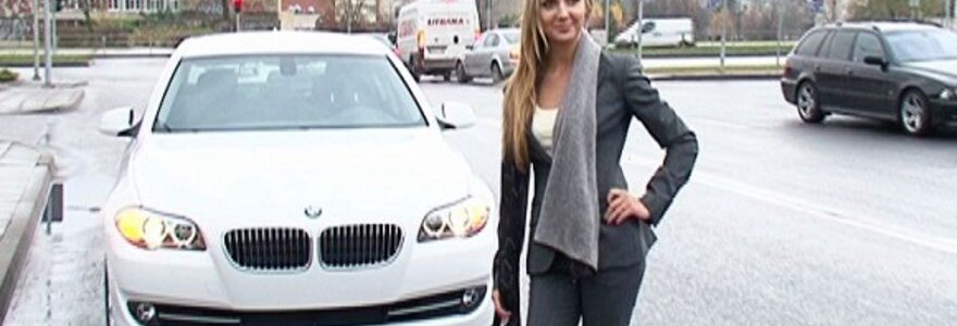 Monika Kvietkutė ir jos mylimojo automobilis