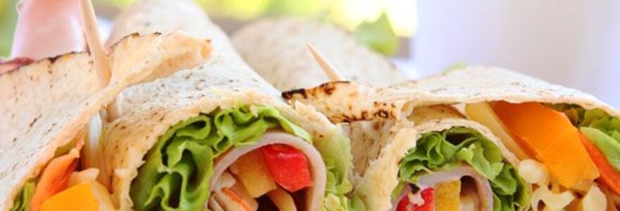 Tortiljos su kumpiu ir daržovėmis