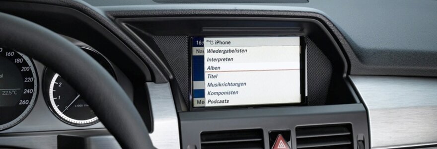 &bdquo;Mercedes-Benz&rdquo; pasiūlys &bdquo;Apple iPhone&rdquo; jungtį