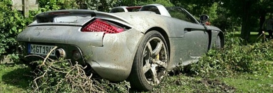 Lewiso Hamiltono tėvas sudaužė &bdquo;Porsche Carrera GT&ldquo;