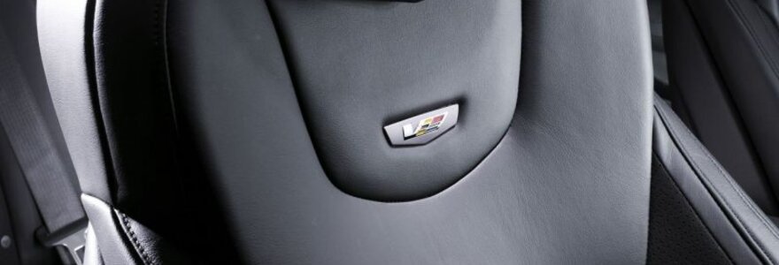 Naujasis &bdquo;Cadillac CTS-V&ldquo; &ndash; 550 arklio galių po variklio dangčiu