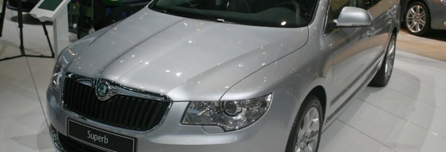 &bdquo;&Scaron;koda&ldquo; ruo&scaron;iasi pristatyti naujos kartos &bdquo;Superb&ldquo;