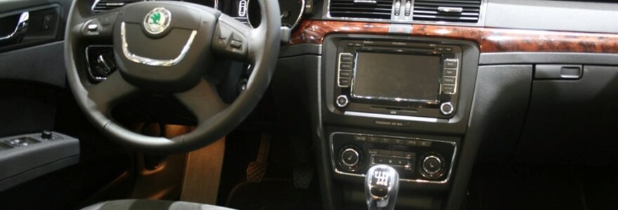 &bdquo;&Scaron;koda&ldquo; ruo&scaron;iasi pristatyti naujos kartos &bdquo;Superb&ldquo;