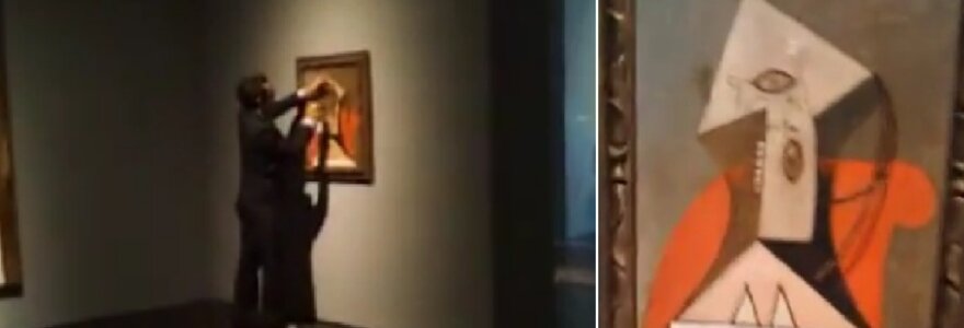 Menil kolekcijos atstovė Vance Muse teigė, kad muziejaus apsauga beveik tuoj pat pastebėjo i&scaron;niekintą paveikslą