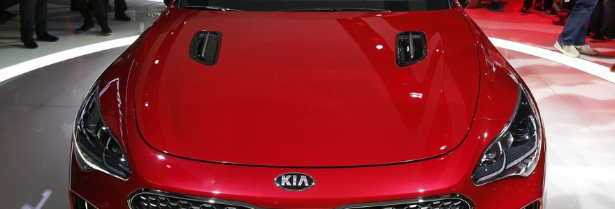 „KIA Stinger“ pristatomas Detroito automobilių parodoje