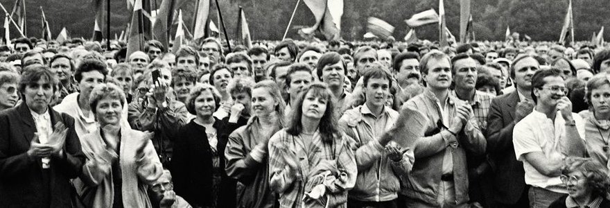 1988 m. rugpjūčio 23-oji, Sąjūdžio mitingas. Leonardo Skirpsto nuotr.