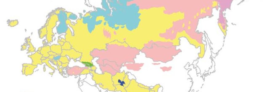 Eurazijos žemėlapis, kuriame skitingomis spalvomis pavaizduotos dabartinių kalbų šeimos