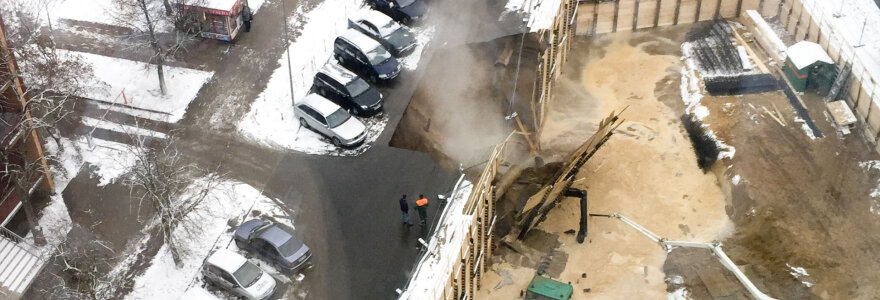 Vilniuje atsivėrė smegduobė