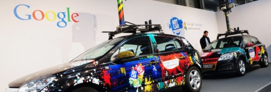 „Google Street View“ automobiliai.