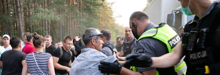 Gyventojų susirėmimas su policijos pareigūnais prie Rūdninkų poligono