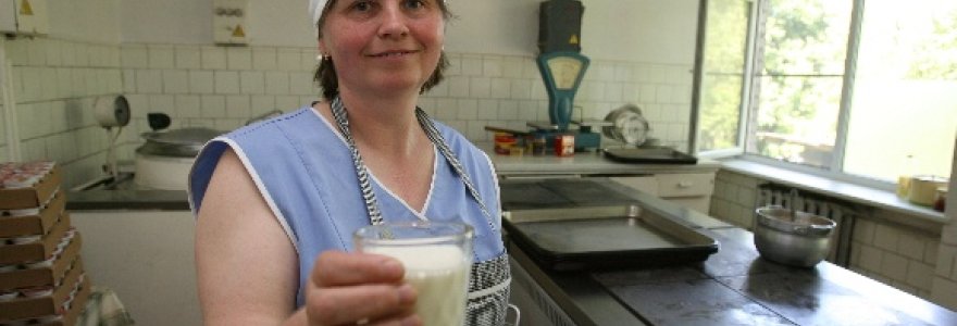 Smulkieji tiekėjai tvirtina, kad miesto darželiams norima įpiršti brangesnį pieną 