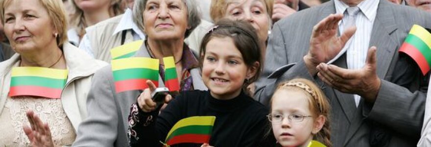 Valstybės dieną i&scaron;kilmingą ceremoniją stebėjo būrys vilniečių ir