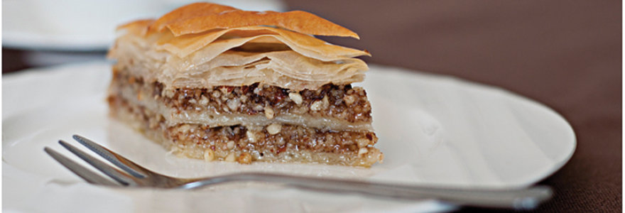 Baklava su graikiniais riešutais ir migdolais