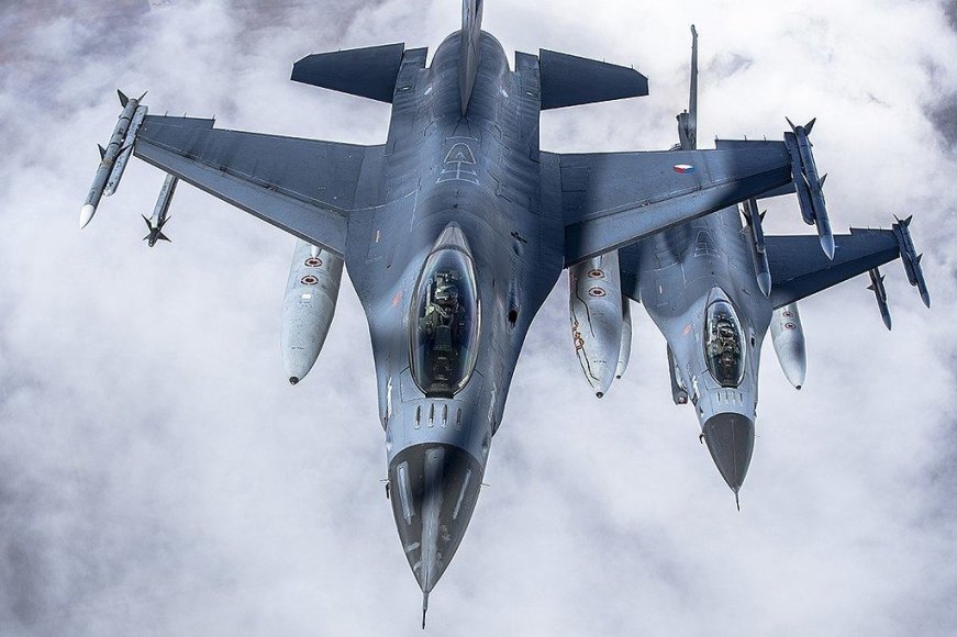 wikimedia.org/F-16 naikintuvas