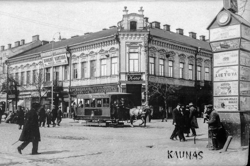 Stanislovo Lukošiaus/Kauno miesto muziejaus nuotr./Laisvės alėjos ir Maironio gatvės kampas apie 1925-1926 m. Kaunas