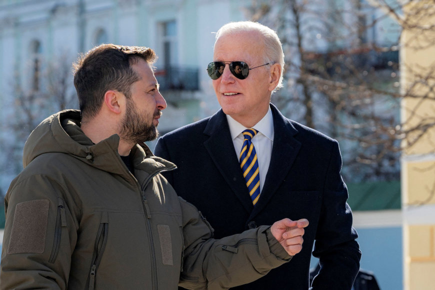 „Reuters“/„Scanpix“ nuotr./Joe Bidenas ir Volodymyras Zelenskis