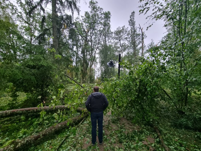 Ramūnas Jakubauskas/15min/Audros padariniai Žagarėje