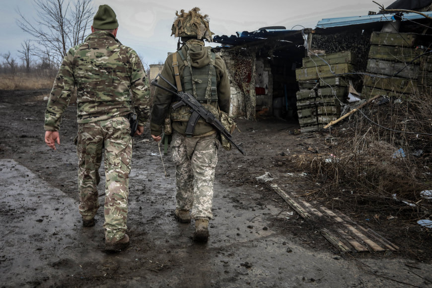 Vidmanto Balkūno / 15min nuotr./Ukrainos karių gyvenimas priešakinėse fronto linijose 