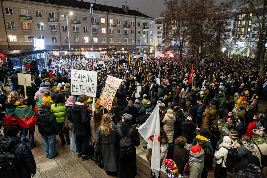 Pauliaus Peleckio / BNS nuotr./Ketvirtadienio protestas „Šalin rankas nuo laisvo žodžio!“