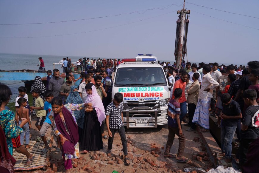 Vida Press nuotr. / Tragedija Bangladeše: į upę įkrito autobusas – žuvo mažiausiai 24 žmonės