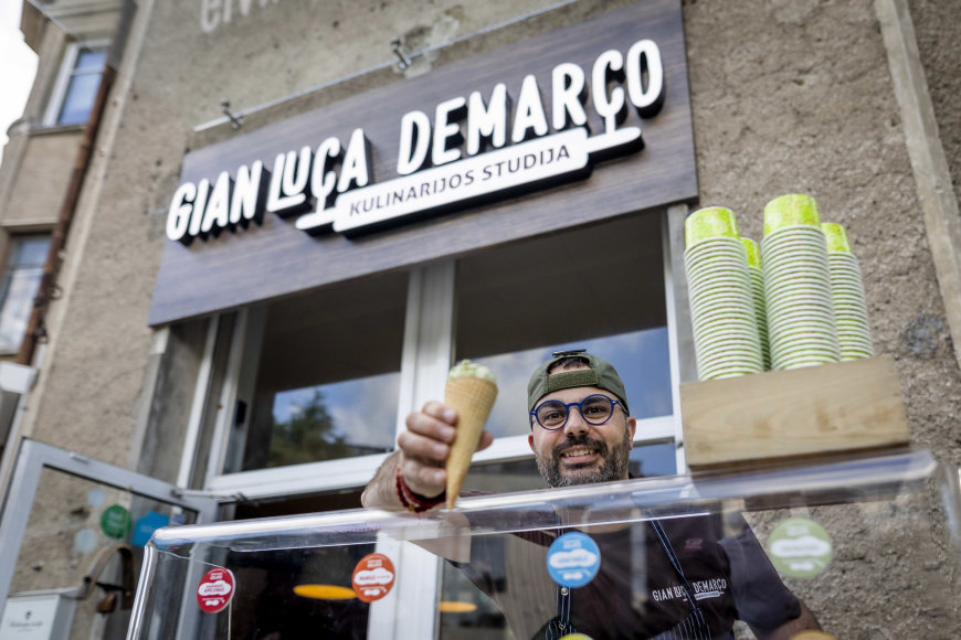 Irmanto Gelūno / BNS nuotr./Gian Luca Demarco gaminami gelato