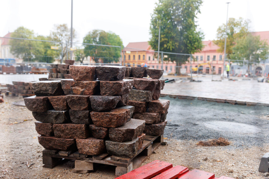 Eriko Ovčarenko / BNS nuotr./Rotušės aikštės remontas
