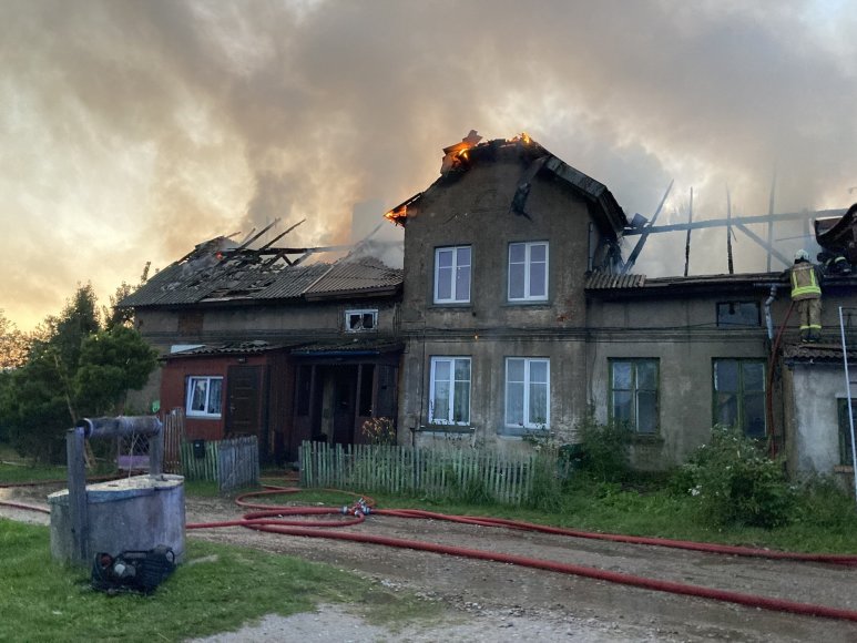 Aurelijos Jašinskienės / 15min.lt nuotr./Gaisras Klaipėdoje, Barškių gatvėje