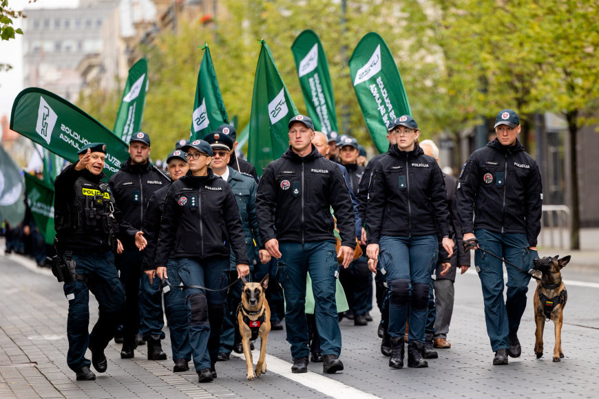 Lukas Balandis / BNS nuotr./Policijos bendruomenės eitynės Vilniuje