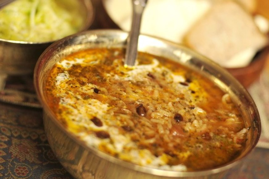 Kaukazietiška aštri vegetarinė ryžių ir pomidorų sriuba – „Charčo“