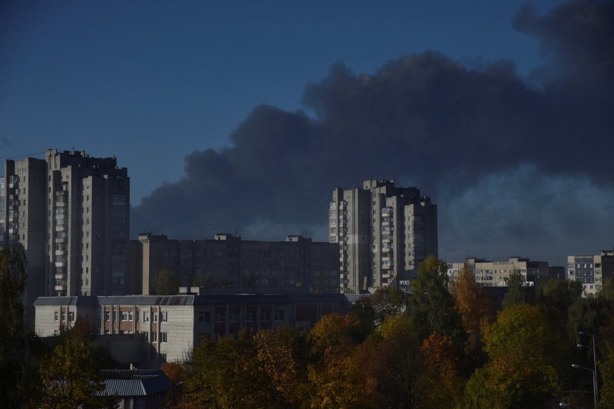 „Reuters“/„Scanpix“ nuotr./Apšaudytas Lvivas