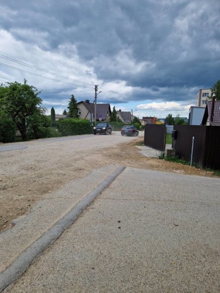 Skaitytojo Sauliaus nuotr./Autobusų stotelė Pienių gatvėje Kaune