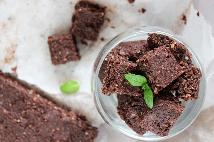 Šokoladinis mėtinis nekeptas „brownie“