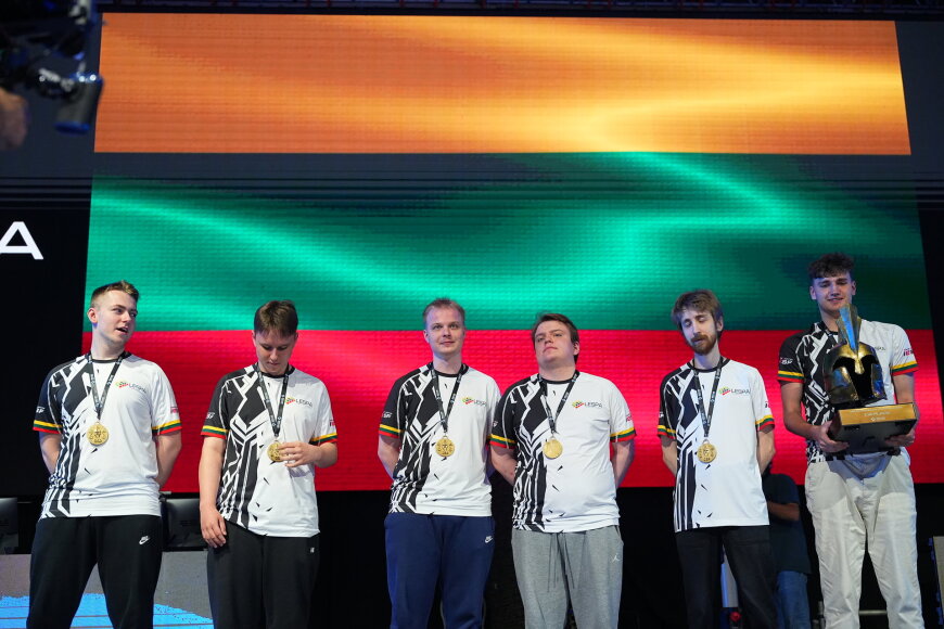Asmeninio albumo nuotr./Lietuvos „Counter-Strike 2“ (CS2) rinktinė iškovojo aukso medalius Europos čempionate Kosove.