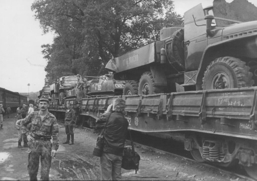 Krašto apsaugos ministerijos archyvo nuotr./Sovietų kariuomenės išvedimas 1993 m. rugpjūčio mėn.