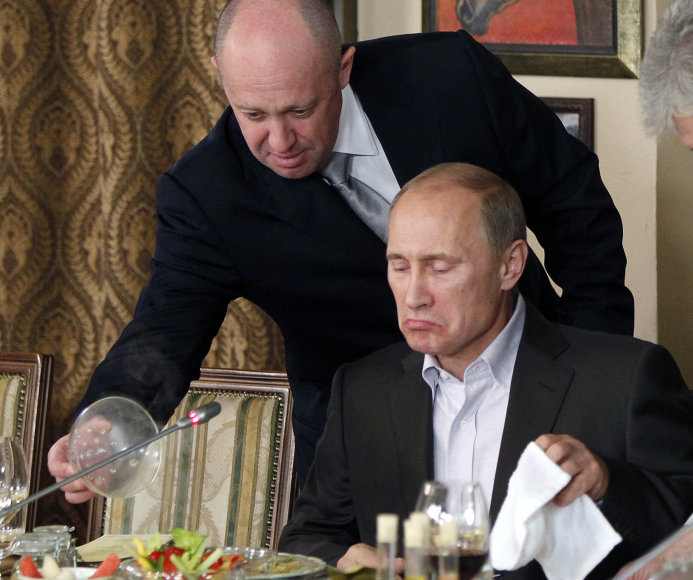 „Scanpix“/AP nuotr./Jevgenijus Prigožinas ir Vladimiras Putinas