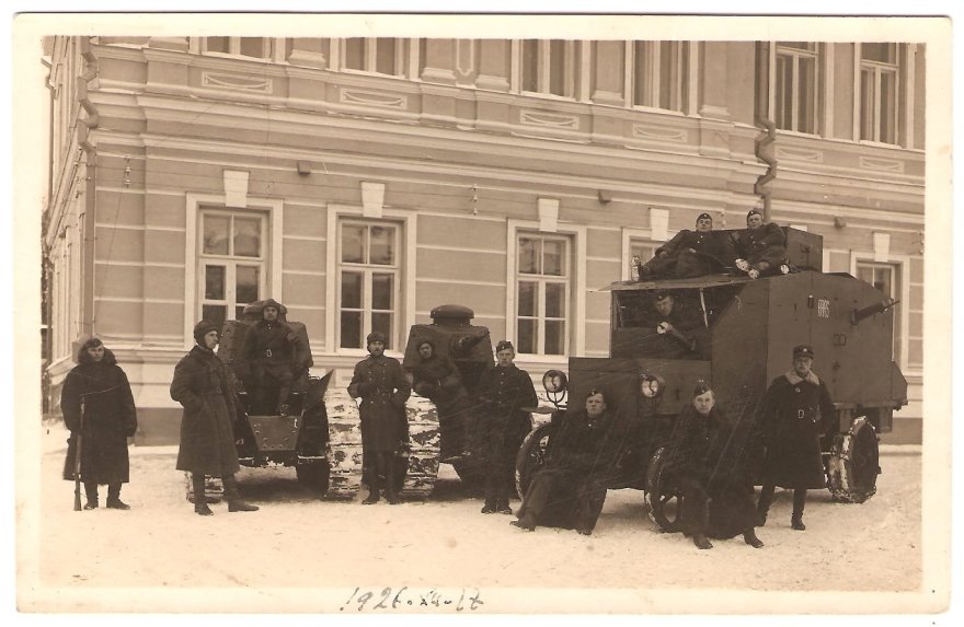 Photo by A.Baranauskas and A.Vienuolis-Žukauskas Memorial Museum / Armored vehicles and tanks from the December 17 coup in the Lithuanian Armed Forces