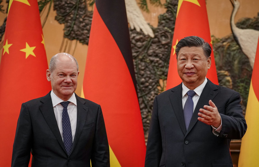 „Scanpix“ / DPA / „Picture Alliance“ otr./Olafas Scholzas, Xi Jinpingas