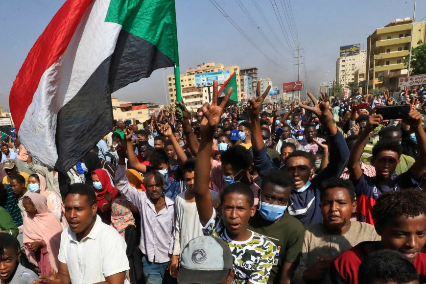AFP/„Scanpix“ nuotr./Sudano gyventojų protestas prieš kariškių veiksmus