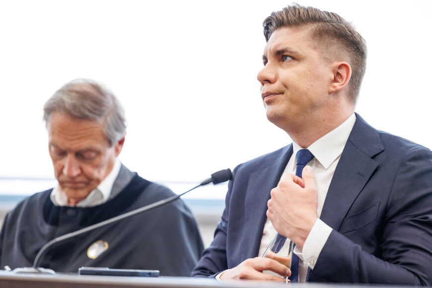 Eriko Ovčarenko / BNS nuotr./Mindaugas Sinkevičius ir advokatas Arūnas Petrauskas