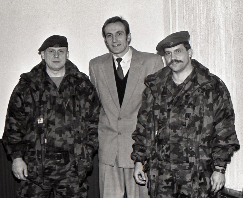 Tado Dambrausko nuotr./Česlovas Jezerskas, Algirdas Meškauskas ir Jonas Vytautas Žukas (1992 m.)
