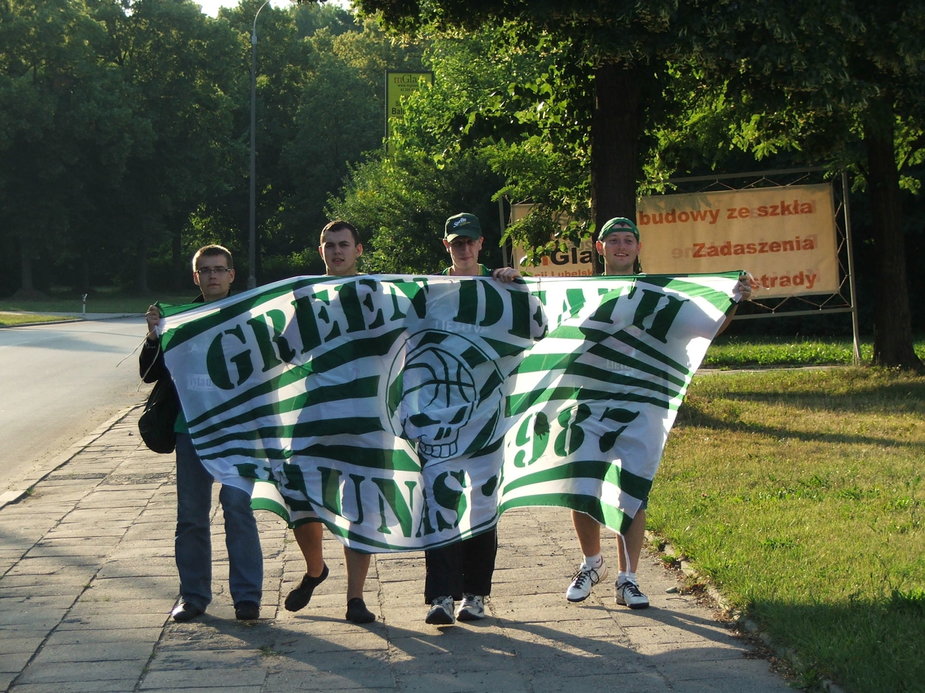 Partnerio nuotr./E.Zaranka prisimena nuotaikingą kelionę į Lenkiją su kitais „Green Death“ fanų klubo nariais