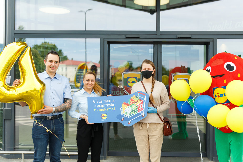 LIDL nuotr./4-iąjį gimtadienį švenčiantis „Lidl“ išdalino gimtadienio žaidimo didžiuosius prizus