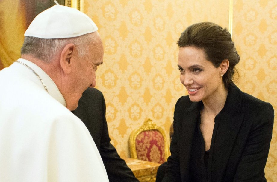 Angelina Jolie su popiežiumi Pranciškumi