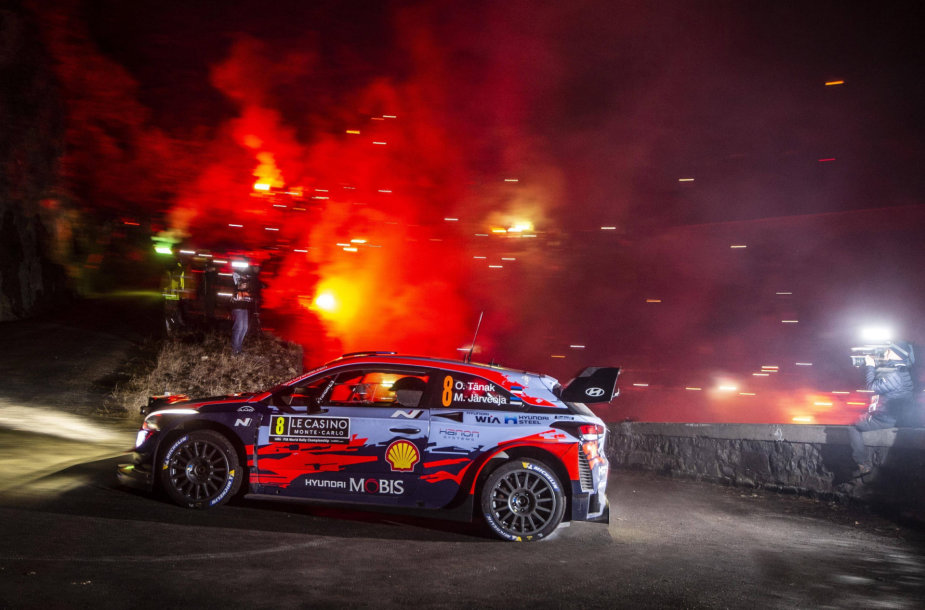 Ottas Tanakas ir Martinas Jarveoja debiutavo „Hyundai“ komandoje Monte Carlo WRC