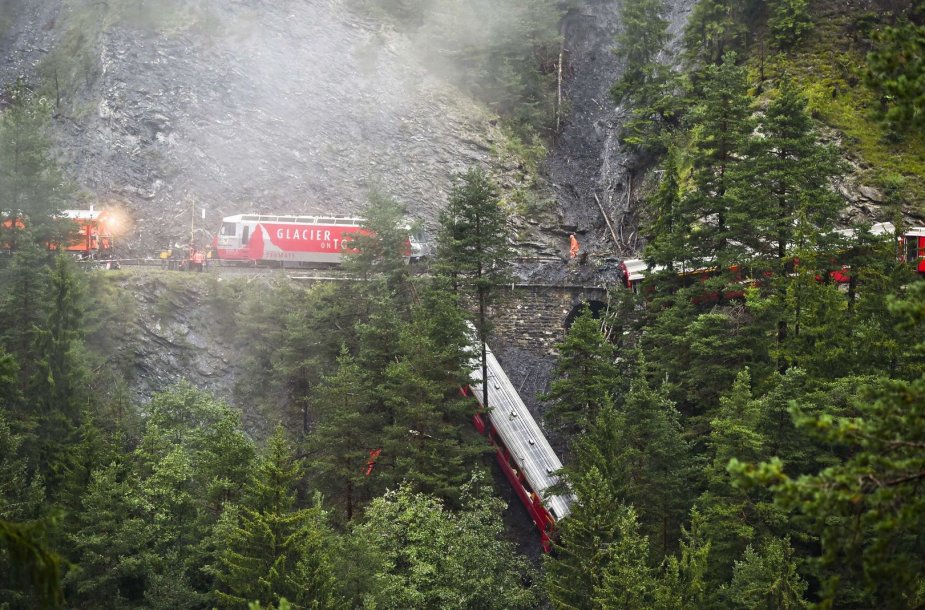 Šveicarijoje – traukinio avarija