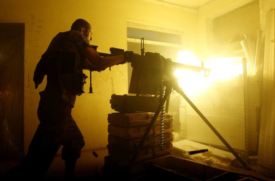Ukrainos karys apšaudo separatistus Avdijivkoje